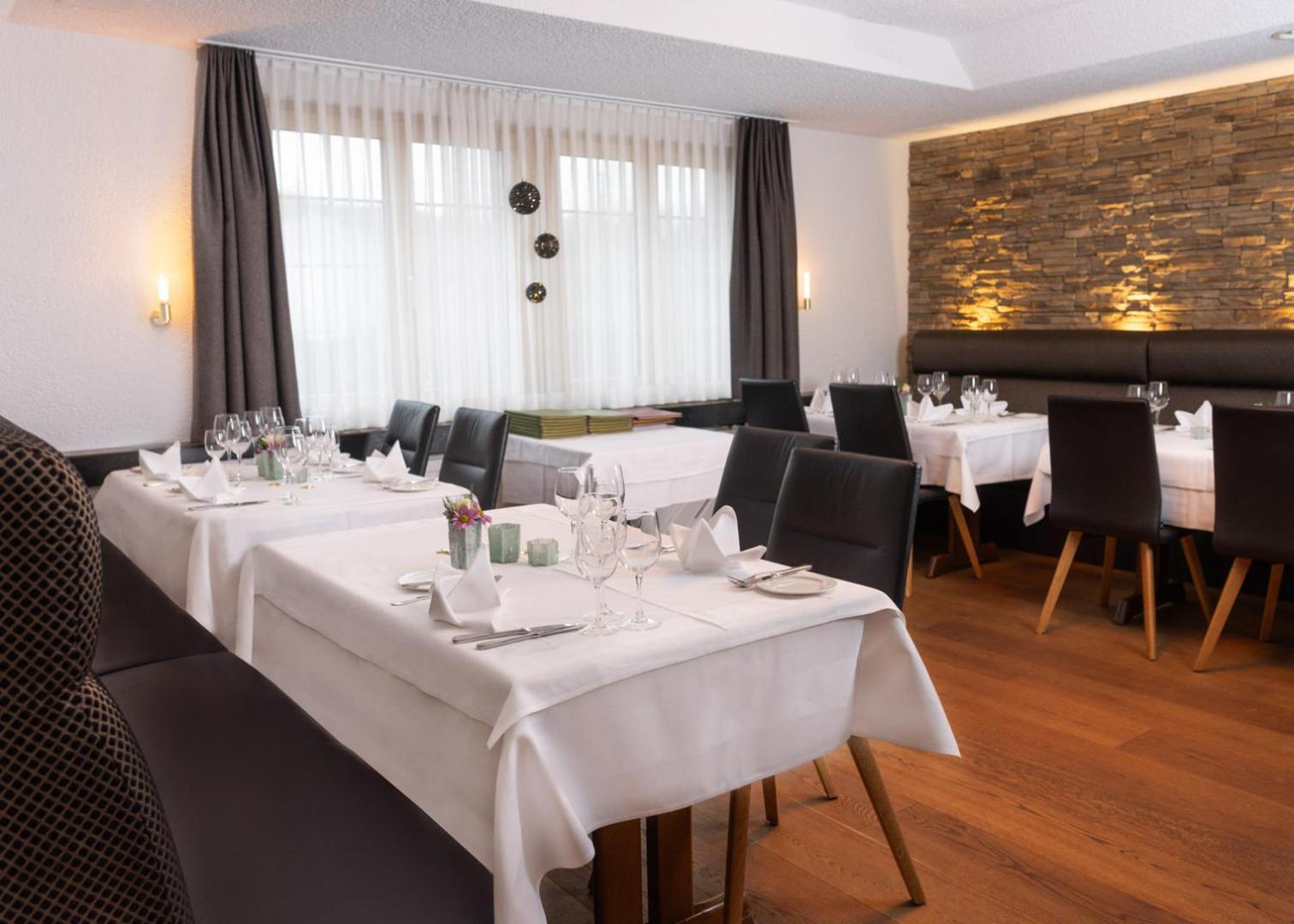 Hotel Restaurant Kreuz Kaiserstuhl Екстериор снимка