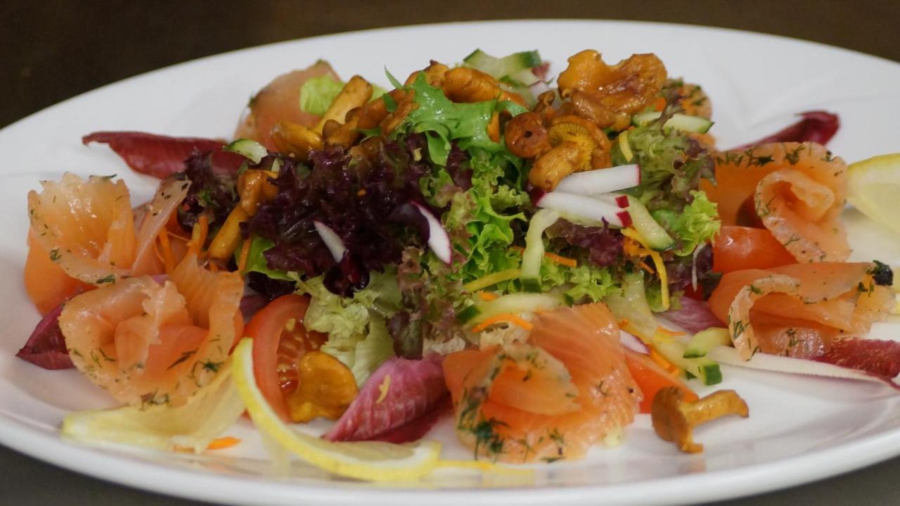 Hotel Restaurant Kreuz Kaiserstuhl Екстериор снимка