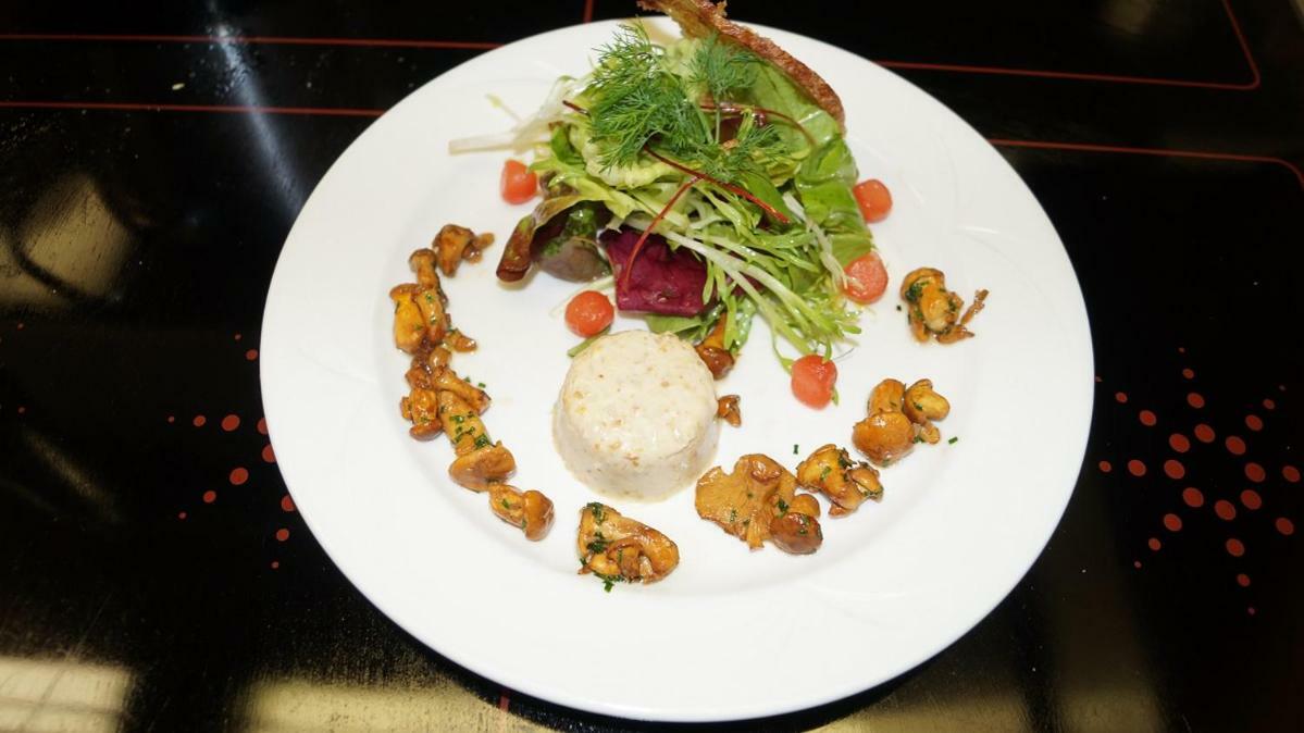 Hotel Restaurant Kreuz Kaiserstuhl Екстериор снимка